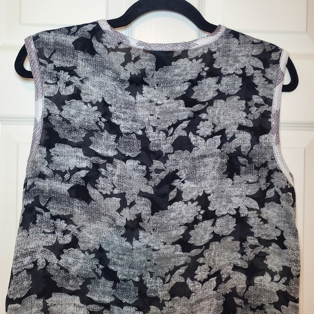 Cabi #3057 Womens Tango Tank Top Blouse Size M Black White Floral Cowl Neck - Picture 5 of 9